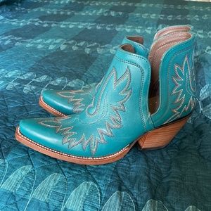 Ariat blue booties cowgirl boots
